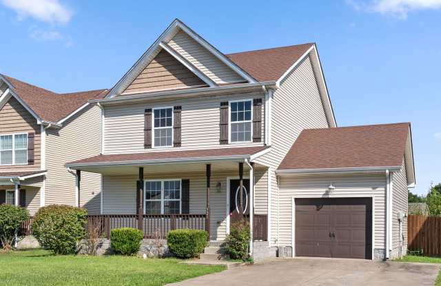 JUST REDUCED- Large, Nice home close to Fort Campbell and Shopping - 521 Falkland Circle, Clarksville, TN 37042