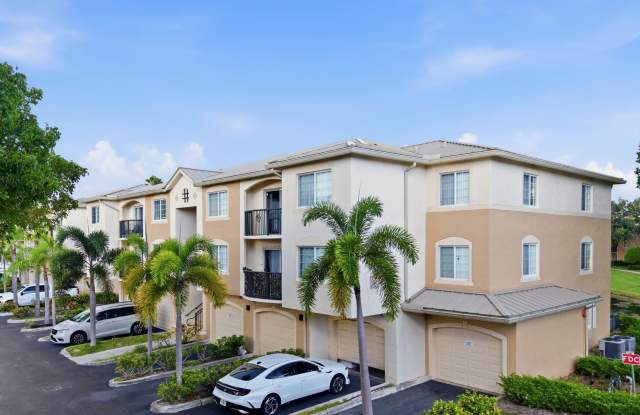 900 Crestwood Court S Gallery 2