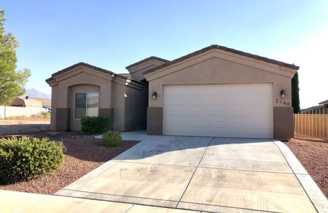 Beautiful Home in Great Neighborhood! - 2140 Horsemint Avenue, Kingman, AZ 86401