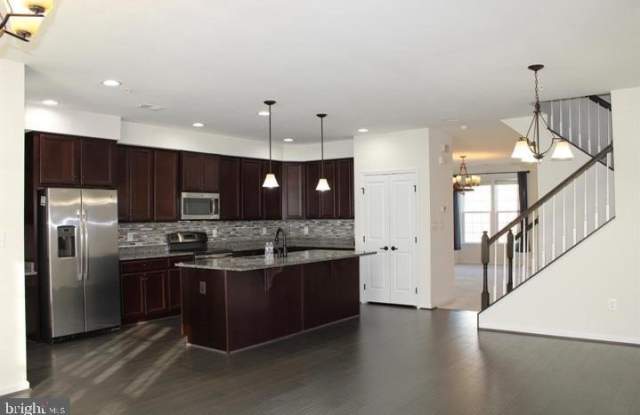 5221 SABLE Court Gallery 4