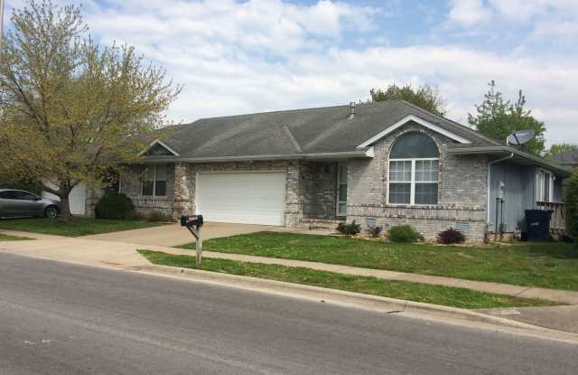 Great South West Location  Duplex - Ready to view Gallery 1