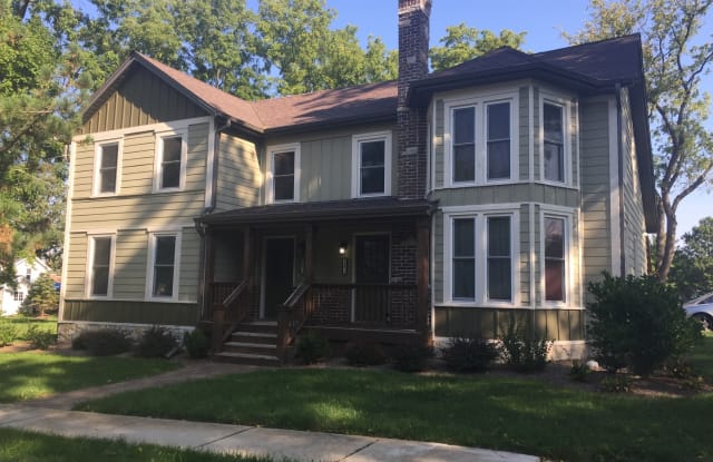 224 East Nebraska Street - 224 East Nebraska Street, Elburn, IL 60119