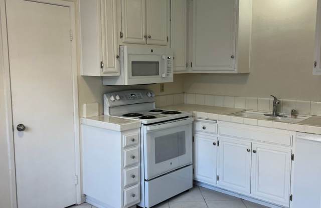 3 bedroom 2 bath townhouse for rent Gallery 4