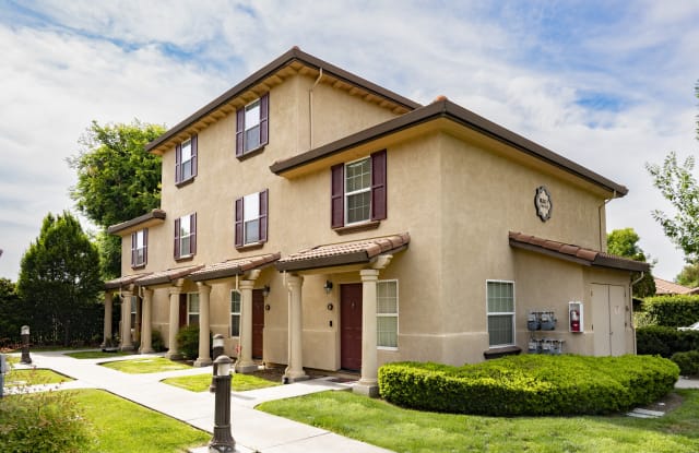 Tuscana Townhomes Gallery 3