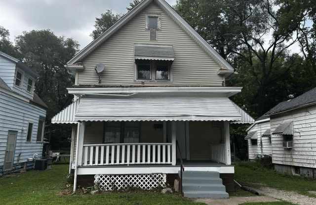 1031 E BEHRENDS Avenue photos photos