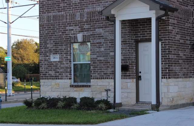 201 Danna Lane Gallery 2