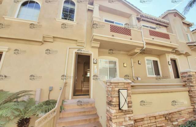 Village By the Sea Community - 3Bd/2.5Ba Town Home in Carlsbad Village - 2772 Carlsbad Boulevard, Carlsbad, CA 92008