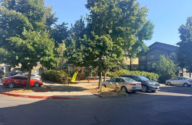 Beautiful & Pristine 3-Bedroom Townhome in Prime Beaverton Location Gallery 4