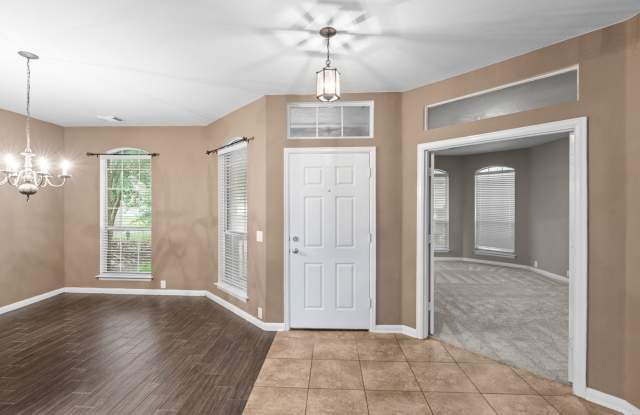 1519 Lookout Pt Gallery 4