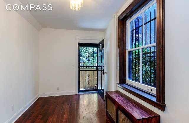 39 West 69th Street Gallery 3