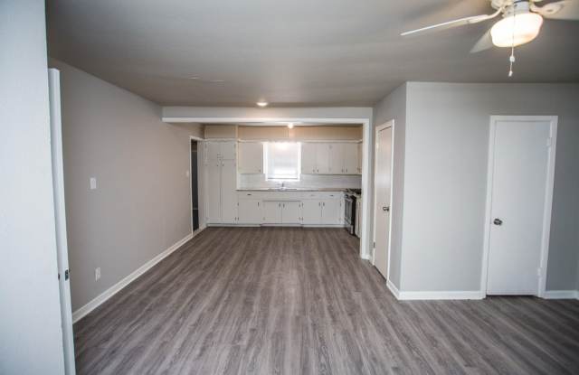 Spacious 4 Bed 2 Bath with Big Backyard Gallery 4