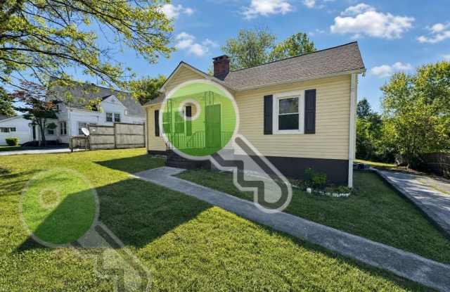 Charming 3-Bedroom Home with Bonus Room, Large Yard & Deck Gallery 4