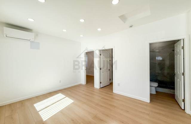 15550 VANOWEN STREET Gallery 3