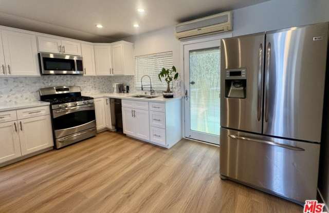 132 N CARSON Rd unit: A photos photos