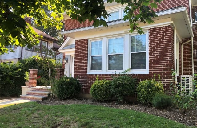 795 Hampton Road - 795 Hampton Road, Woodmere, NY 11598