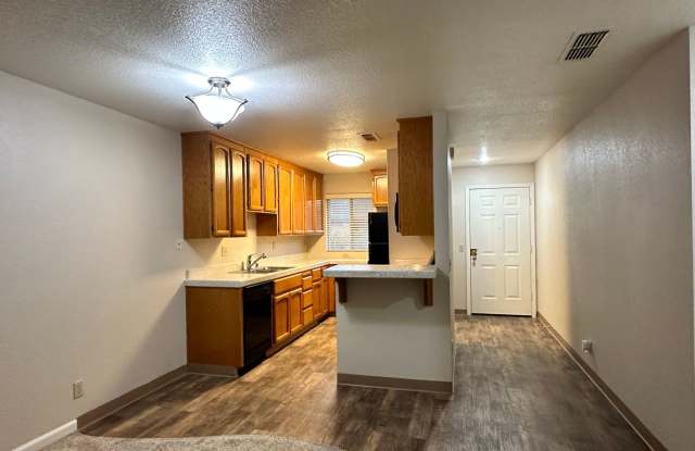 Cardinal Oaks Condominiums Gallery 4