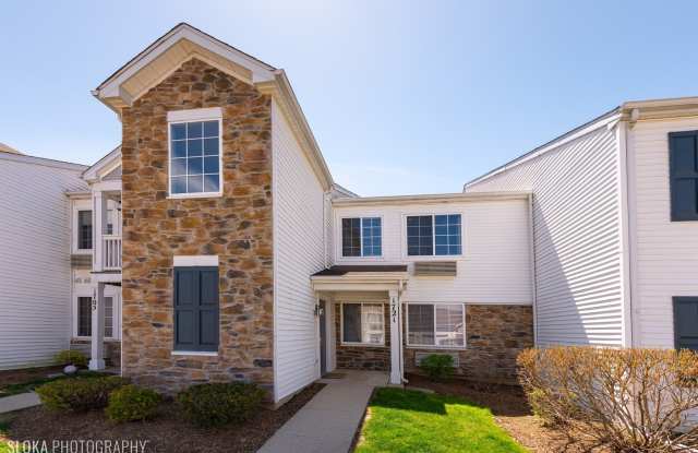 1721 SILVERSTONE Drive Gallery 1