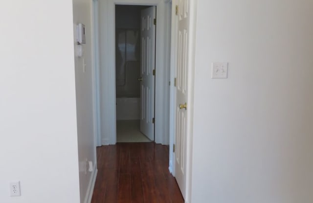 3 bedrooms, 3 FULL baths! - 309 Ashwood Drive, Jacksonville, NC 28546