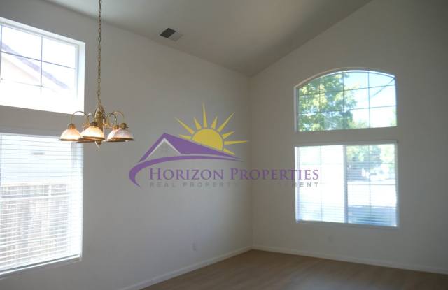 Two Story 4 Bed 3 Bath 1,863sqft Elk Grove Home in Laguna Park Gallery 4
