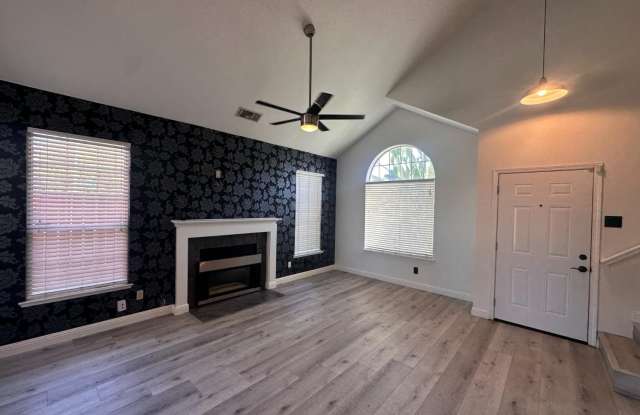 2214 E Chennault Avenue Gallery 4