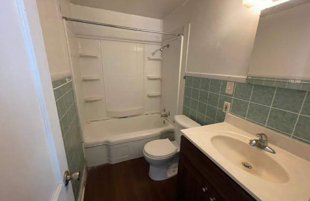 3 bedroom, 1 bathroom and detached garage! photos photos 3 bedroom, 1 bathroom and detached garage! photos photos