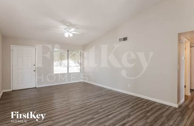 619 West Wescott Drive Gallery 2