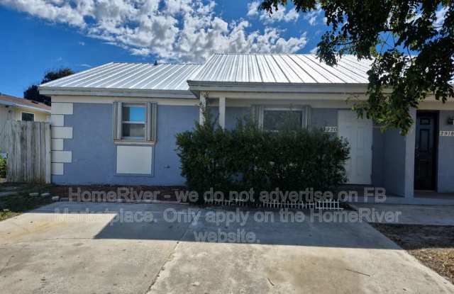 2920 SE Amherst St photos photos