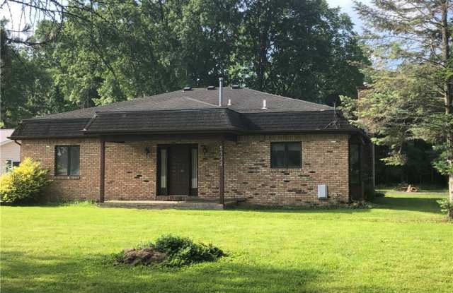 5132 E River Road Gallery 2