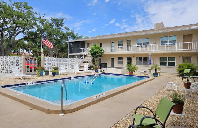 ISLAND OF VENICE! FIRST FLOOR condo with courtyard pool, 2 bed, 1 bath blocks from Downtown and Venice Beach! photos photos