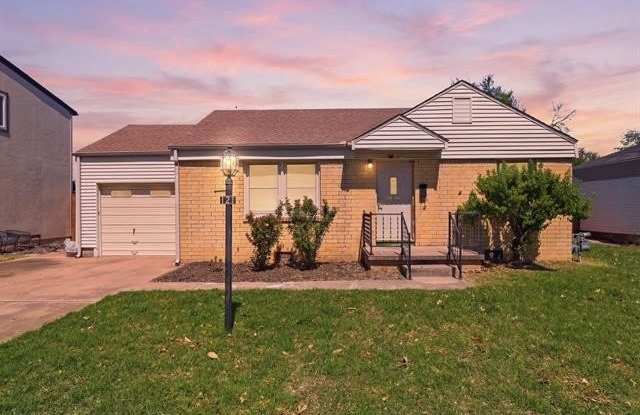 121 E 35th Street photos photos