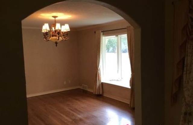 6106 Meadowcrest Drive Gallery 2