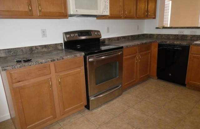 Ready to move-in 3 Bedroom 2 Bath Youngtown Home! Gallery 4