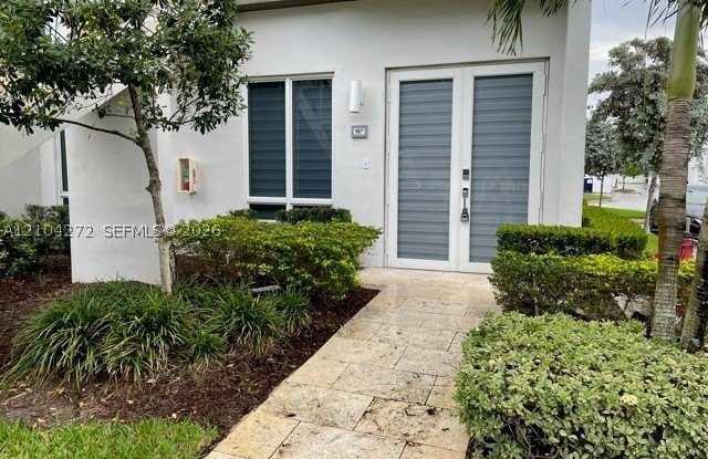 6415 NW 102nd Path Gallery 3
