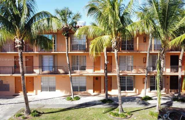 7155 Miami Lakes Dr - 7155 Miami Lakes Drive, Miami Lakes, FL 33014
