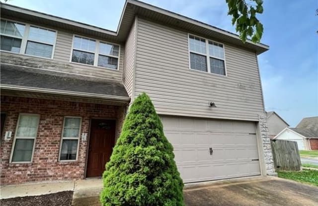 3207  SW Amberwood  DR - 3207 SW Amberwood Ave, Bentonville, AR 72713
