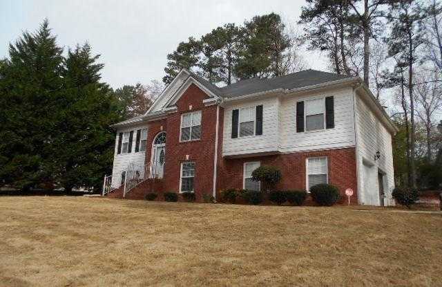 6843 Creekwood Drive - 6843 Creekwood Drive, Douglasville, GA 30135