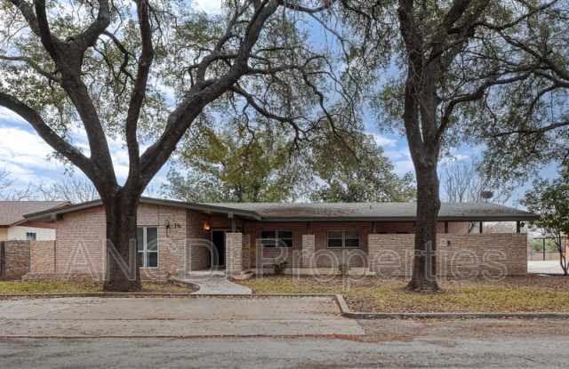 16 Larkwood Lane photos photos