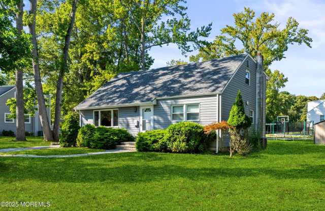 437 Redmond Avenue Gallery 2