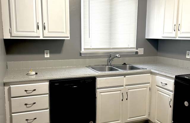 5560 Cresthaven Lane - A photos photos