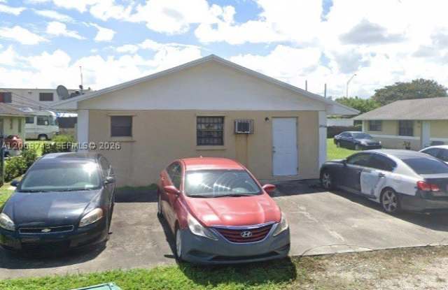 2416 NW 79th Ter Gallery 1