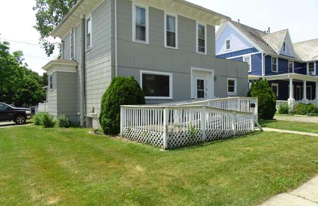 805 College Ave photos photos