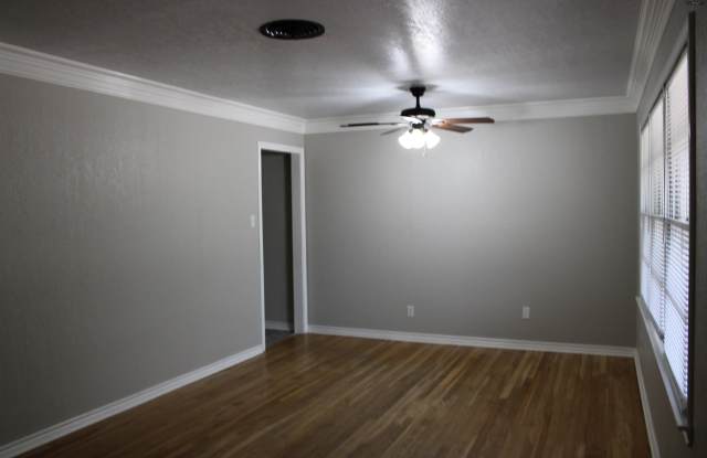 4305 RANDEL DRIVE Gallery 4