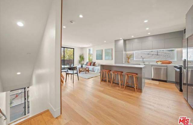 1750 N Van Ness Ave photos photos