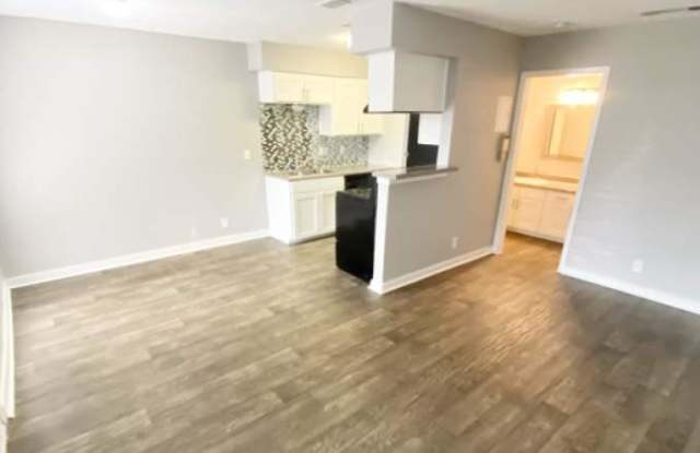 2037 Willow Creek Dr Gallery 3
