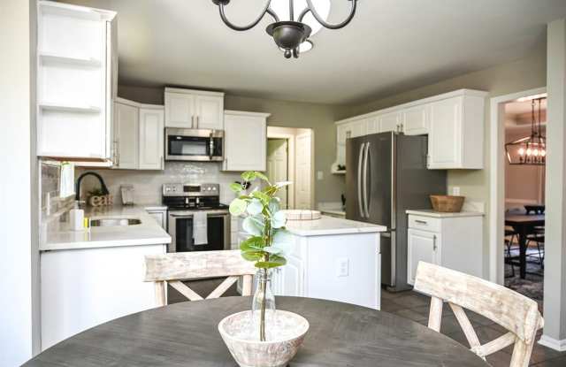 8157 Foxdale Court Gallery 3