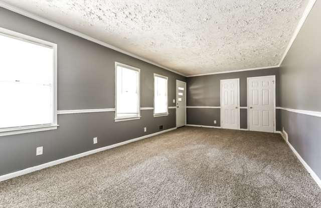 1185 Sheppard Place Gallery 3