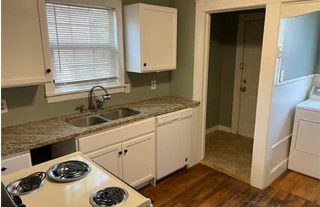 2 bedroom 1 bathroom house close to Texas Tech Campus! photos photos