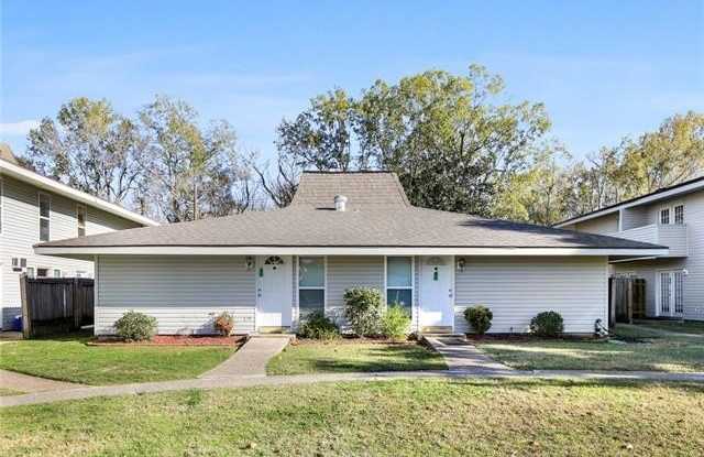 121 LAKEWOOD Drive Gallery 1