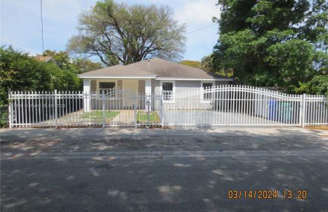 1387 NW 58th Ter photos photos