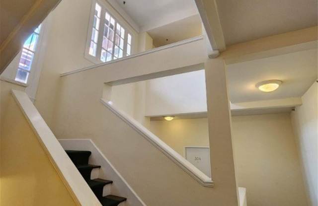 101 W Oglethorpe Avenue Gallery 2